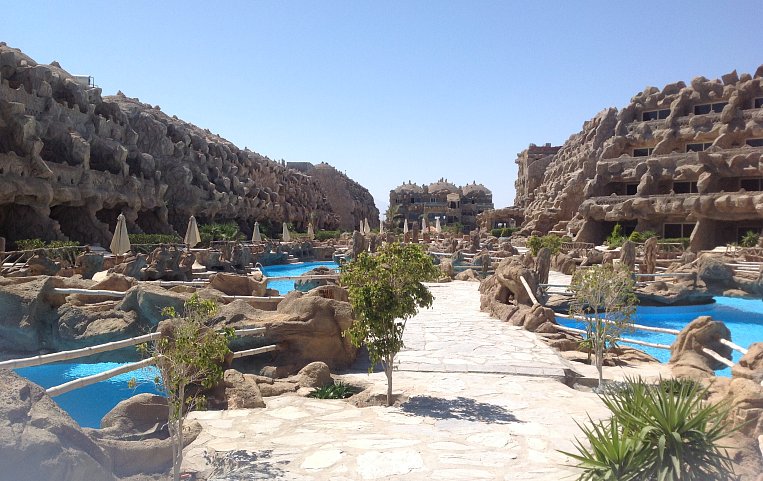 Caves Beach Resort Hurghada 5*