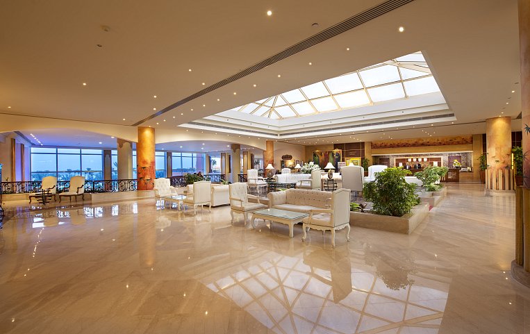 Amwaj Oyoun Resort And Casino 4*