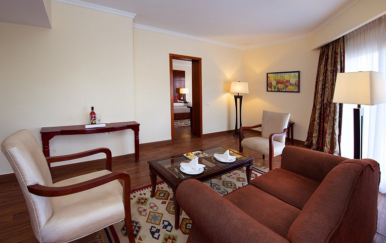 Amwaj Oyoun Resort And Casino 4*