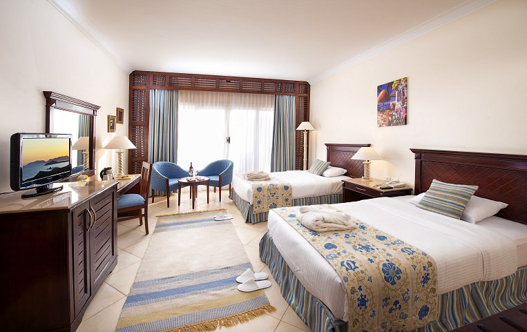 Amwaj Oyoun Resort And Casino 4*