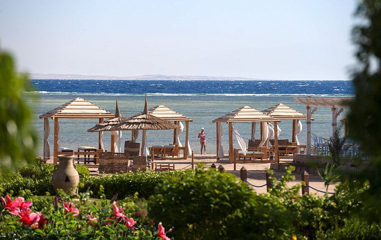 Amwaj Oyoun Resort And Casino 4*