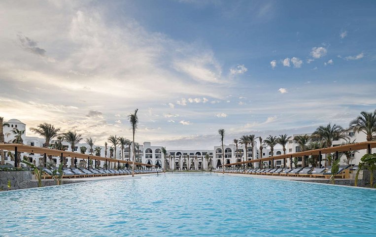 Serry Beach Resort 5*