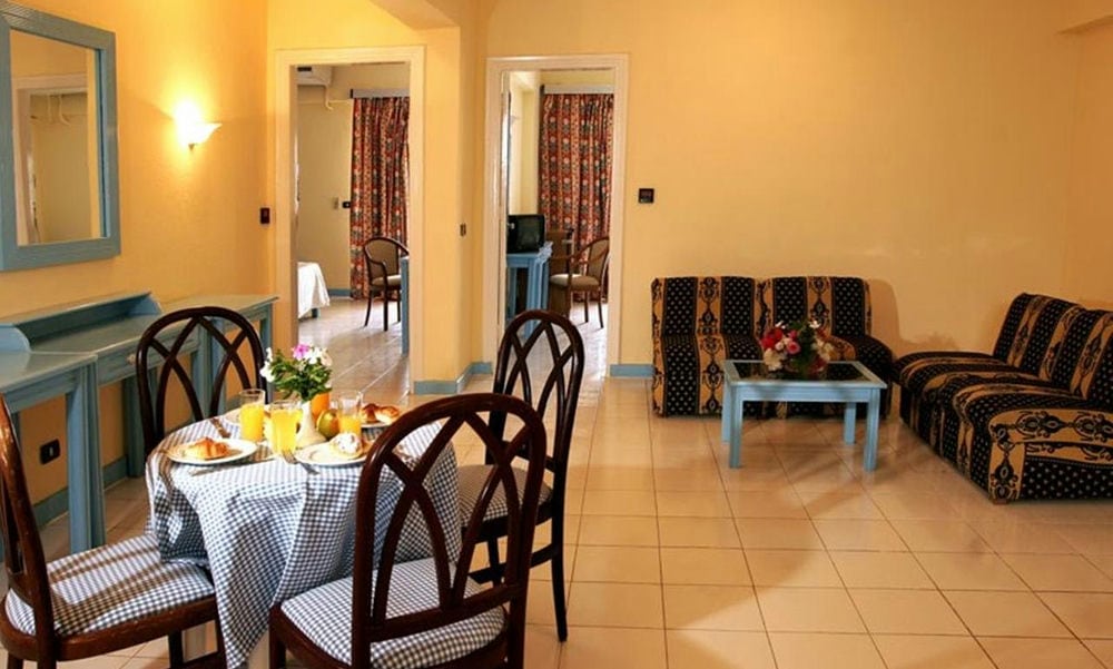 Empire Hotel Aquapark 3*
