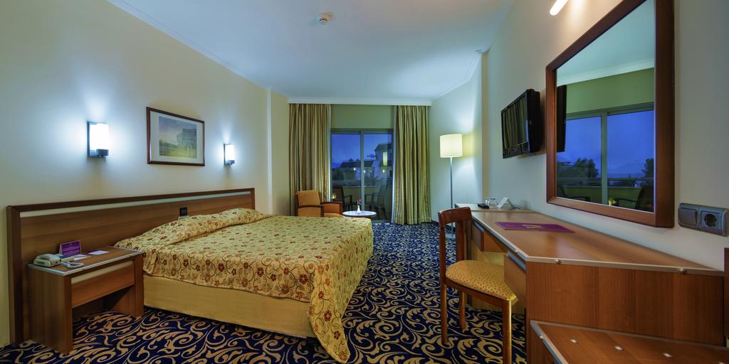 Queen's Park Tekirova 5*