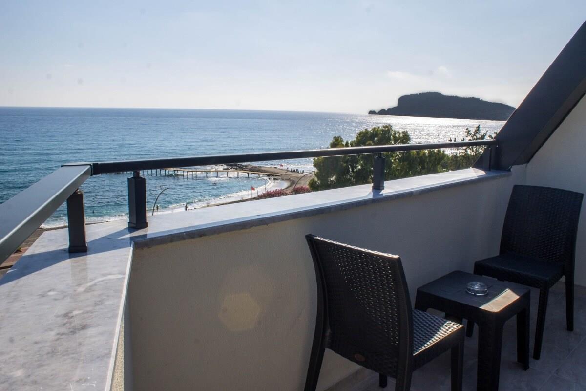 Relax Beach Hotel 4*