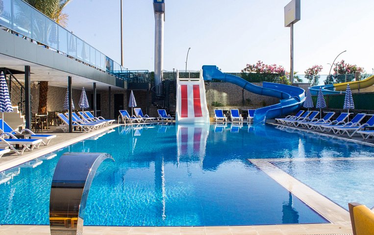 Relax Beach Hotel 4*