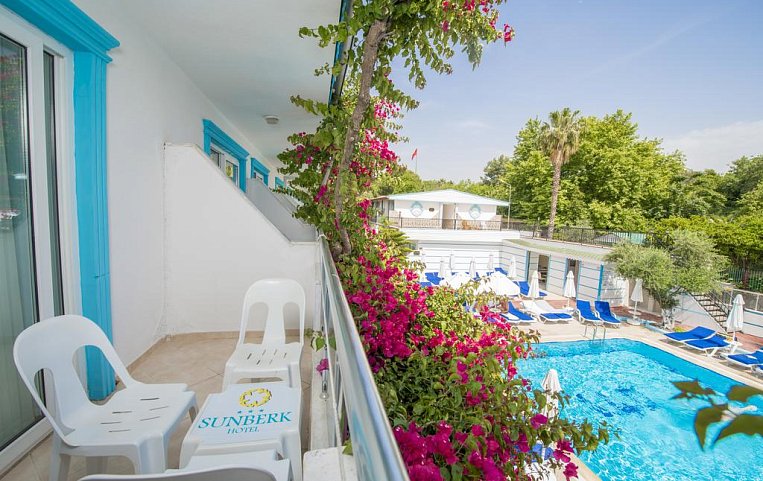 Sunberk Hotel 3*