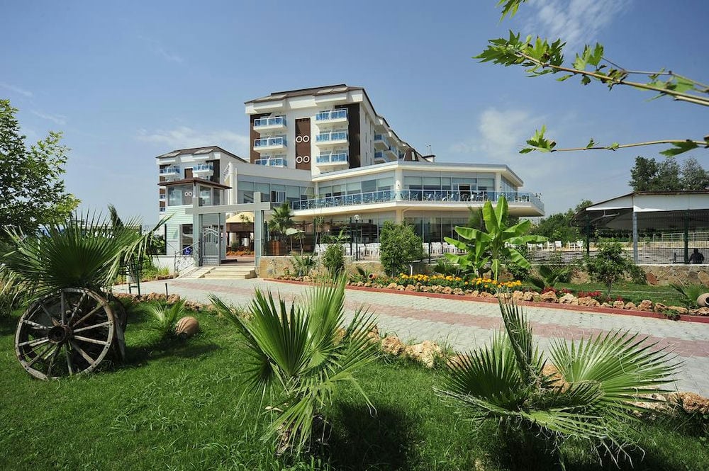Cenger Beach Resort & Spa 5*