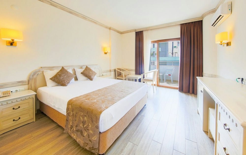 My Dream Hotel 4*