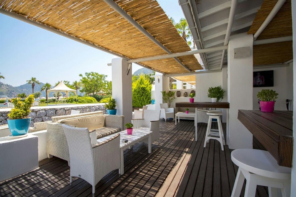Casa Blanca Beach Hotel 4*