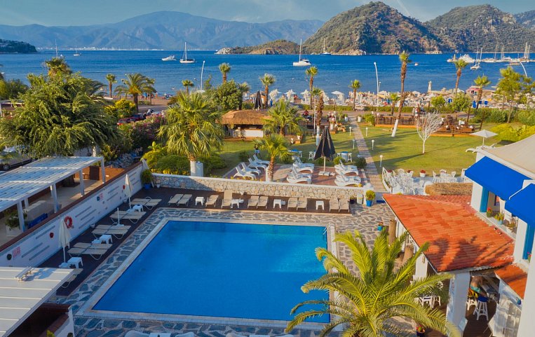 Casa Blanca Beach Hotel 4*