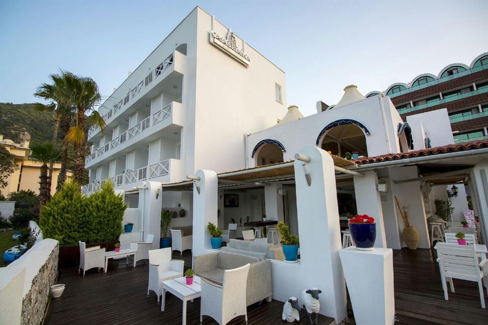 Casa Blanca Beach Hotel 4*