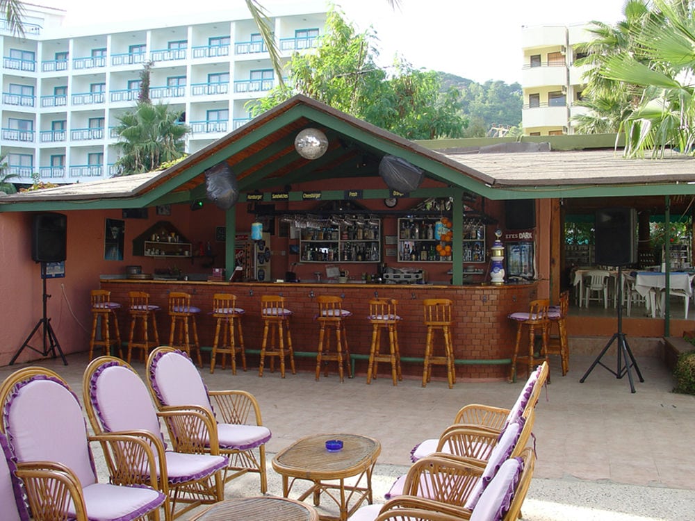 Amos Hotel 3*