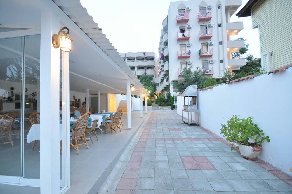 Amos Hotel 3*