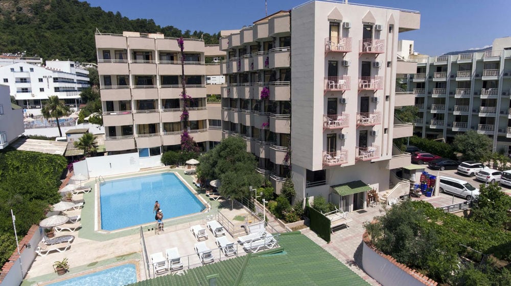 Amos Hotel 3*