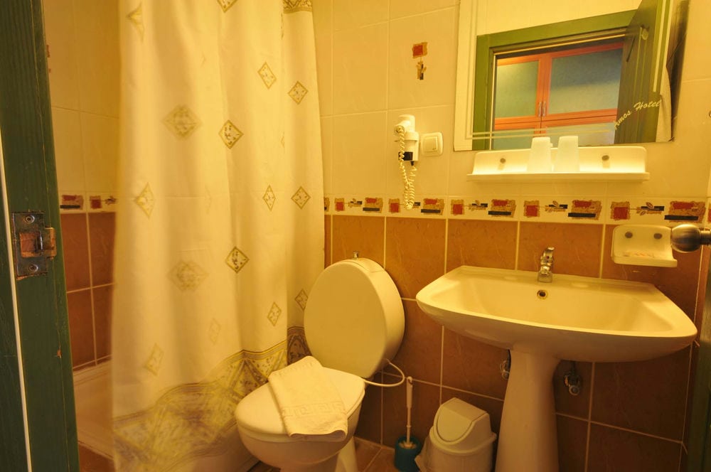 Amos Hotel 3*