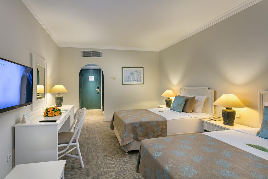 Mirage Park Resort 5*