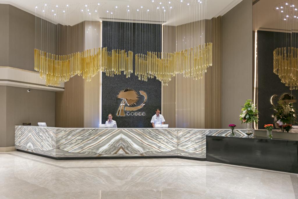 Mirage Park Resort 5*