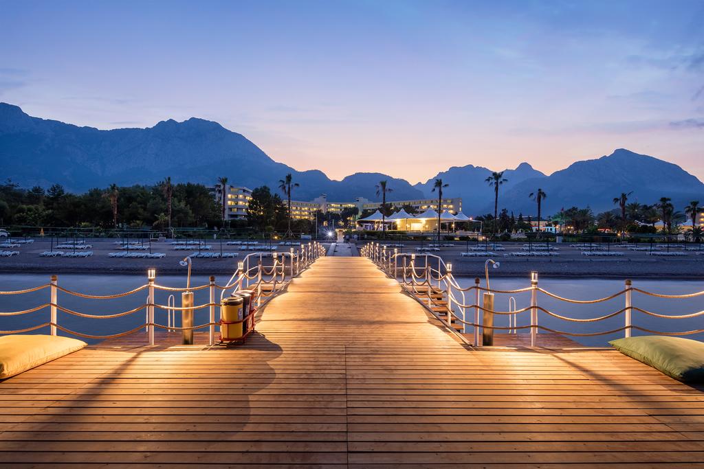 Mirage Park Resort 5*