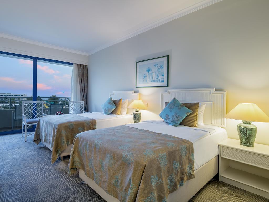 Mirage Park Resort 5*