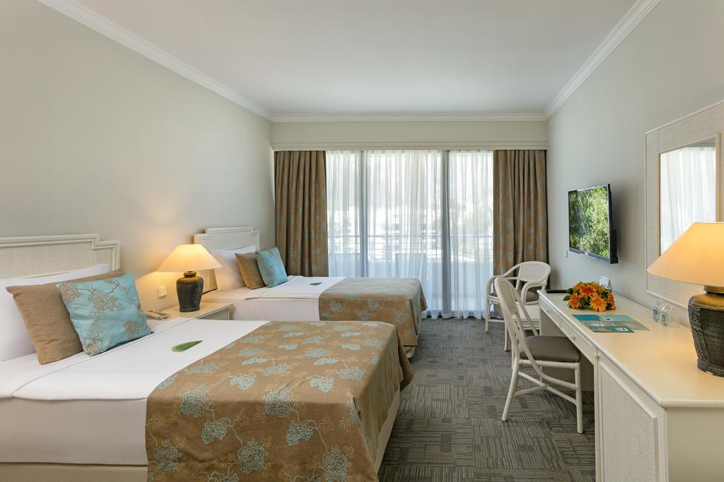 Mirage Park Resort 5*