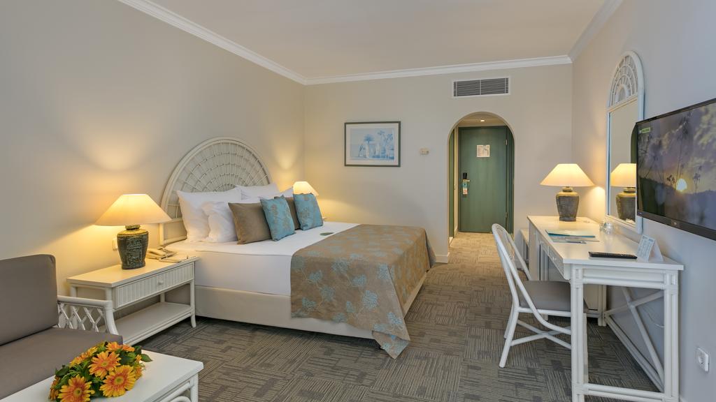 Mirage Park Resort 5*