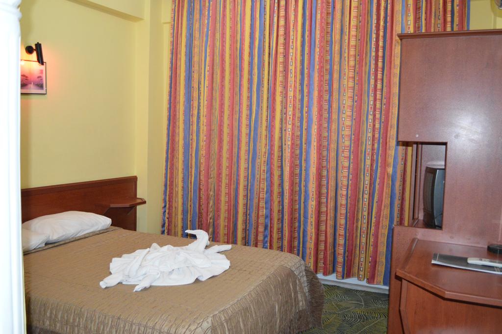 Kemer Paradise Hotel 3*