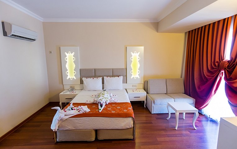 Grand Miramor Hotel 4*
