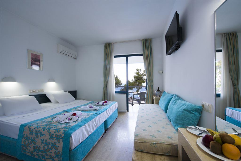 Club Hotel Rama 4*