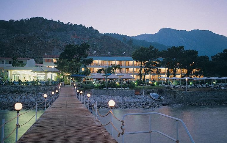 Club Hotel Rama 4*
