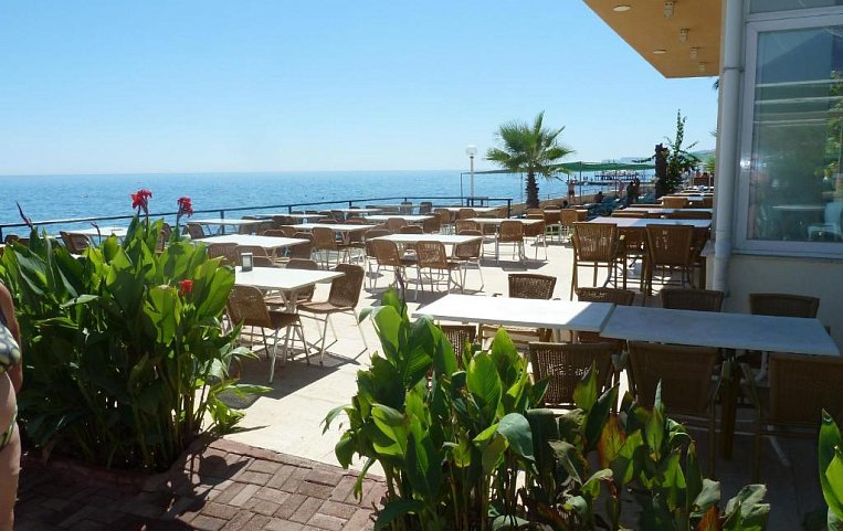 Club Hotel Rama 4*