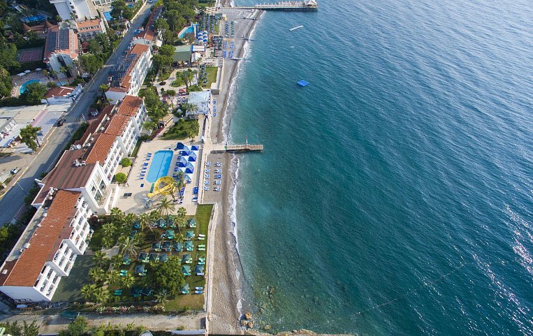 Club Hotel Rama 4*