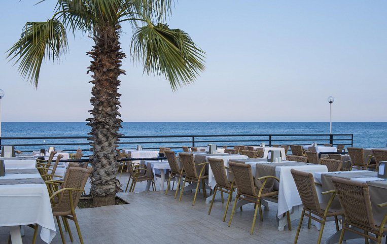 Club Hotel Rama 4*