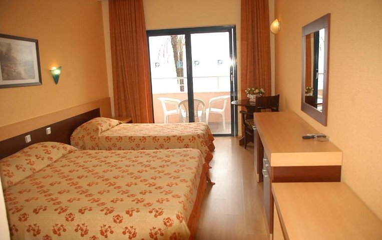 Club Hotel Rama 4*