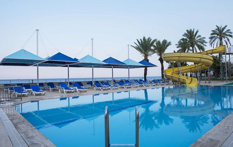 Club Hotel Rama 4*