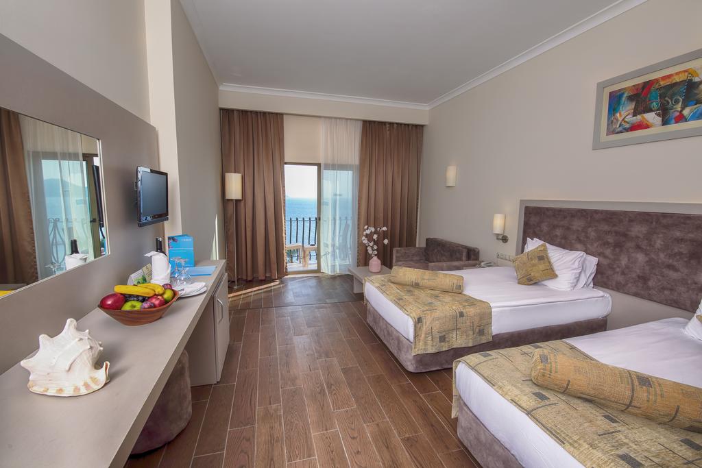 Yasmin Bodrum Resort 5*