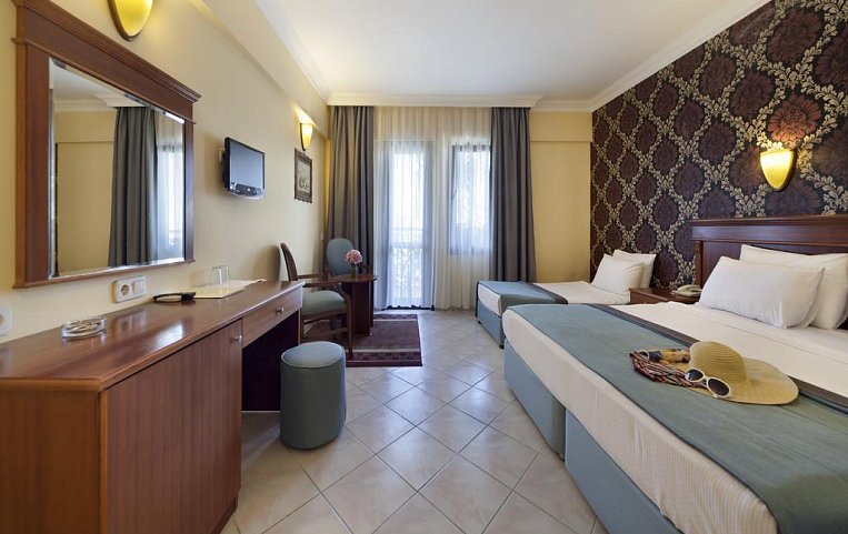 Golden Age Crystal Bodrum 4*