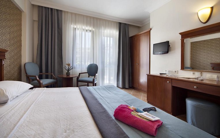 Golden Age Crystal Bodrum 4*