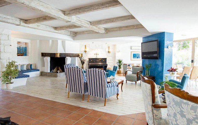 Flora Hotel 3*