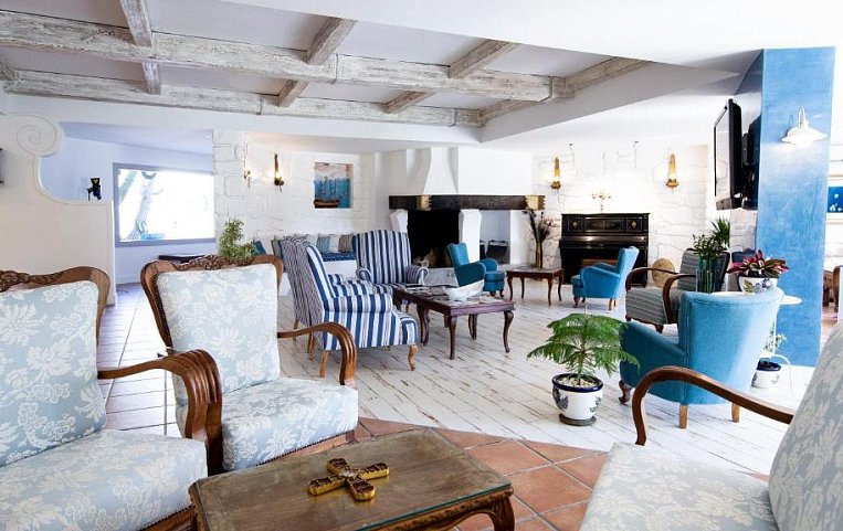 Flora Hotel 3*