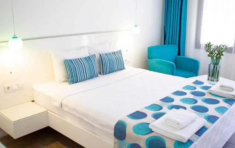 Flora Hotel 3*