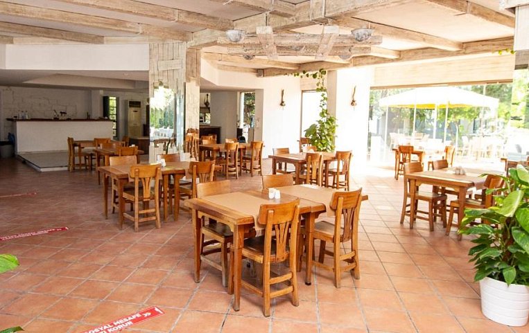 Flora Hotel 3*