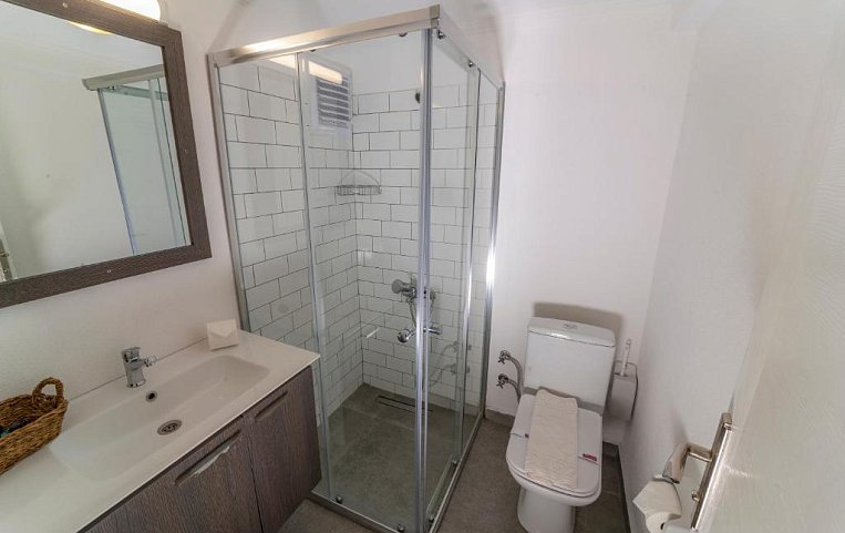 Flora Hotel 3*