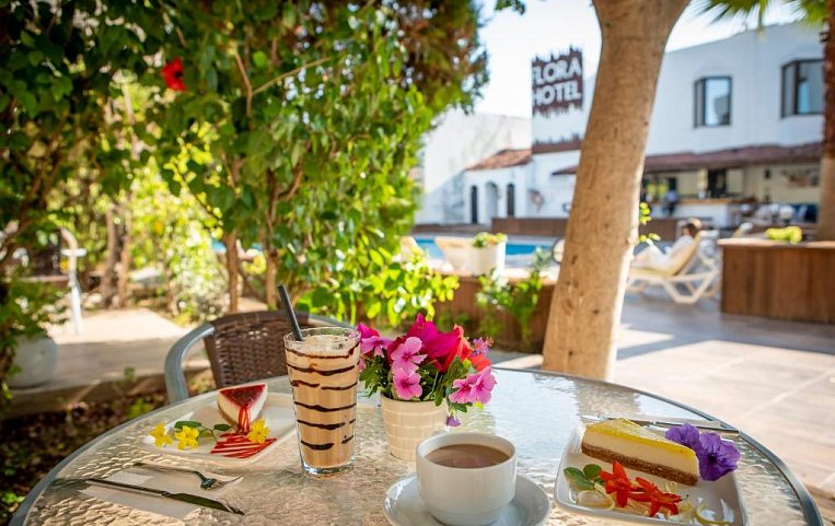 Flora Hotel 3*