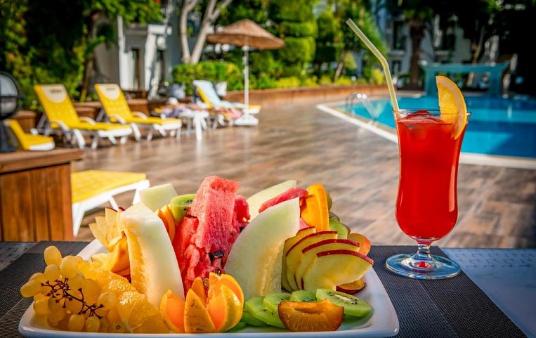 Flora Hotel 3*