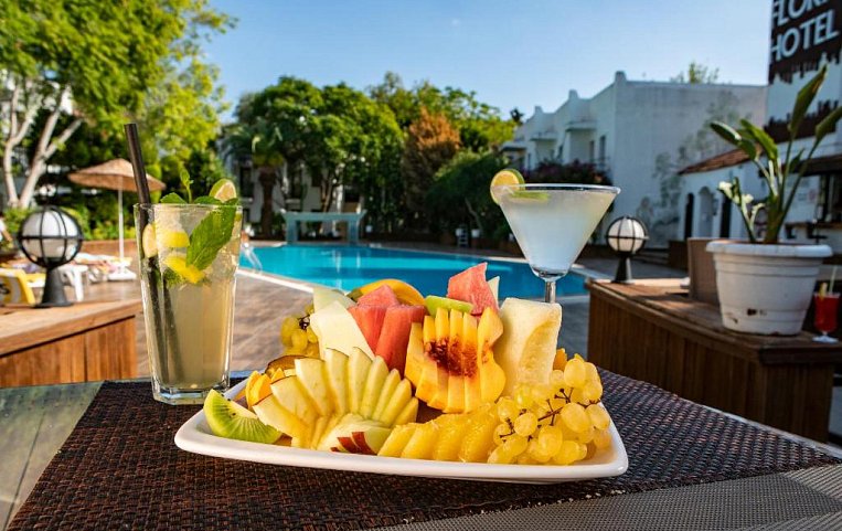 Flora Hotel 3*