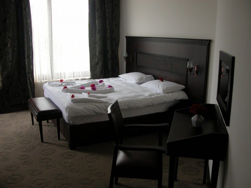 Flora Hotel 3*