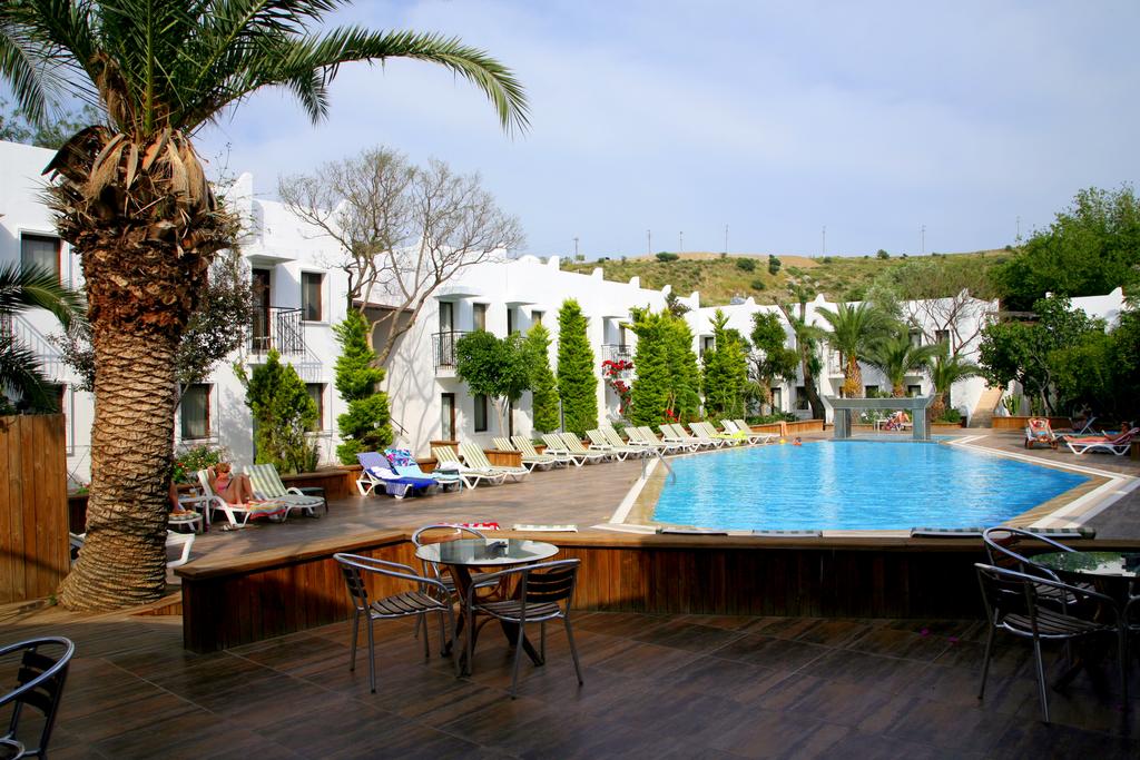 Flora Hotel 3*