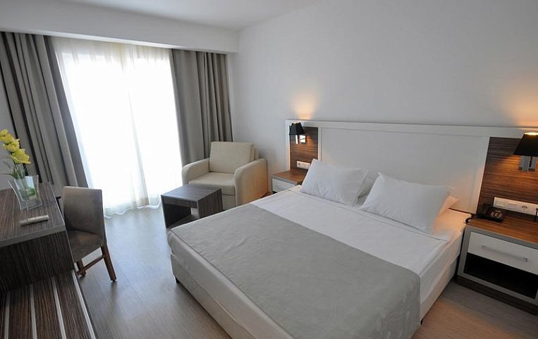 Club Shark Hotel 4*