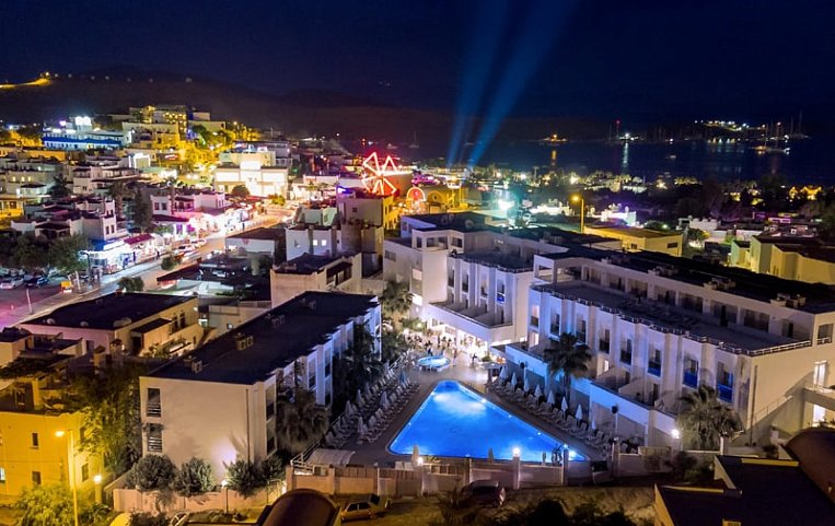 Club Shark Hotel 4*